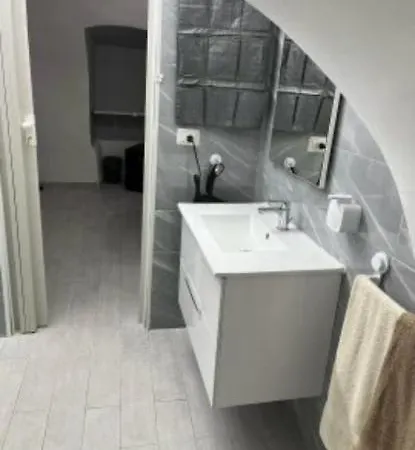 Angela Неаполь